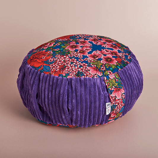 Coussin de méditation eden fleurs fond bleu petroles et contour violet